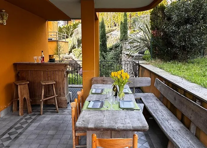 Beautiful With Garden Апартаменты