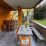 Beautiful With Garden Daire