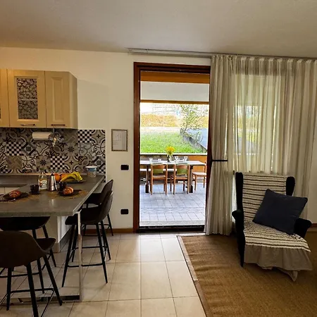 Beautiful With Garden Apartment Como