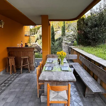 Beautiful With Garden Apartment