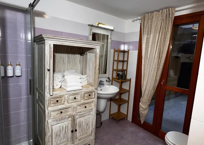 Beautiful With Garden דירה