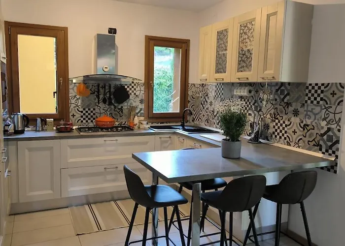 Beautiful With Garden דירה קומו